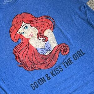 Disney Ariel little mermaid kiss the girl unisex tee size XL